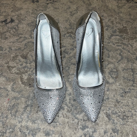 Silver Stone Heels - Picture 2 of 3